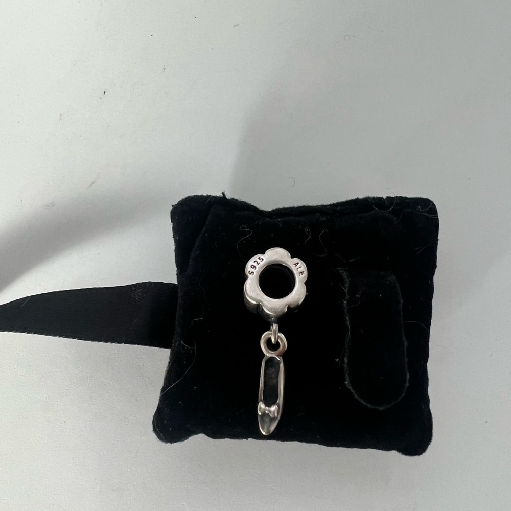 Pandora Shoe Charm - Picture 6 of 8